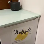 Hueftgold Schlafen & Wohnen מונשאו